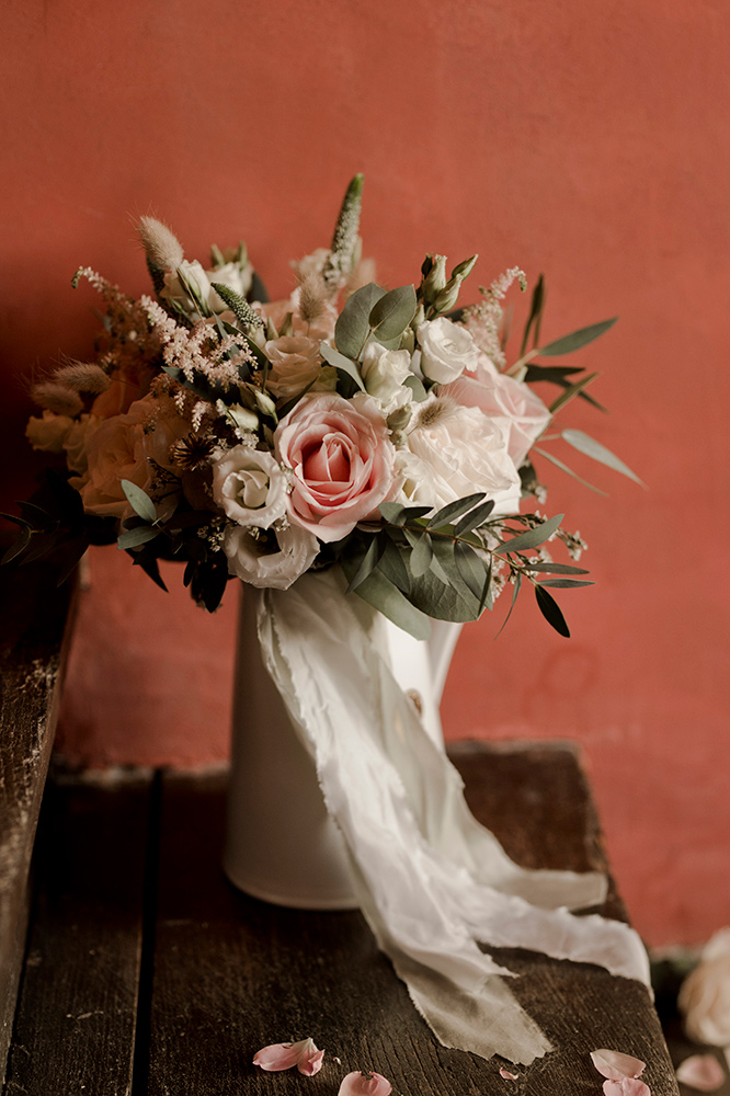 Bouquet de mariée rose et végétal