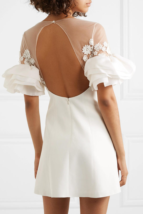 Petite robe blanche avec dos ouvert