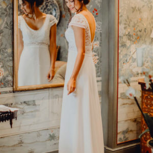 Robe longue, cintrée et fluide