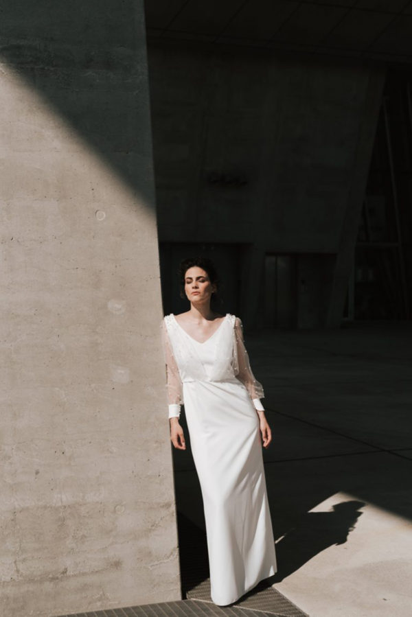 Robe de mariée moderne et minimaliste