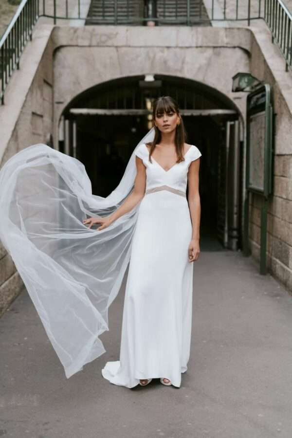 Robe sans dentelle en crêpe