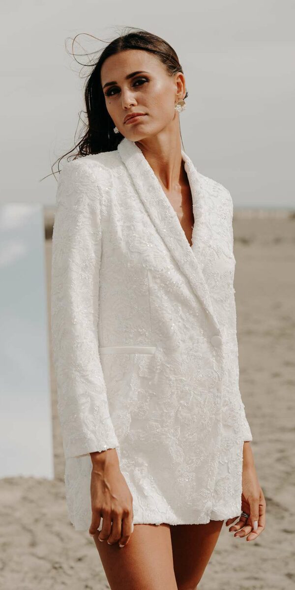 Robe de mariée courte originale et chic Manon Gontero