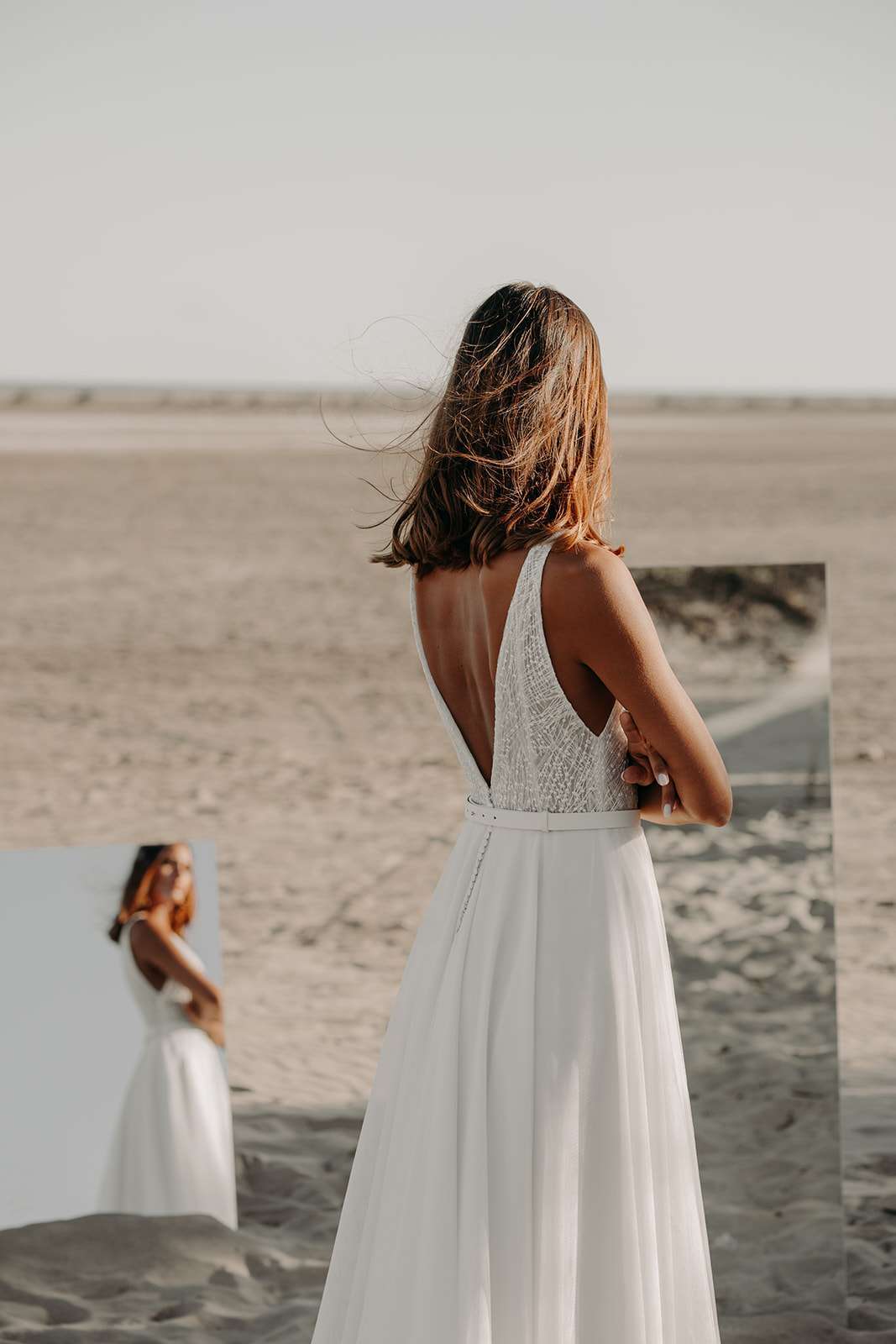 Robe de mariée moderne en tulle fluide bretelles larges Manon Gontero