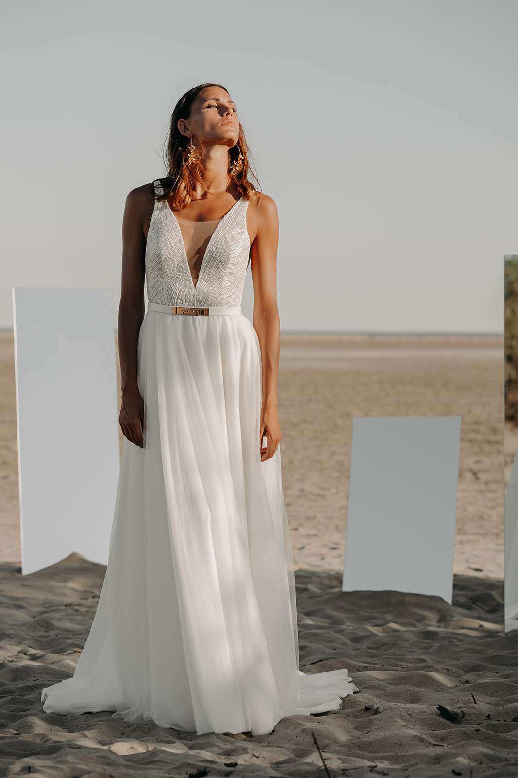 Robe de mariée chic et romantique avec motifs géométriques sequins Manon Gontero