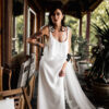 Albertine-Madame-Est-Couturiere-robes-mariee-seconde-main-lyon.jpg Robe de mariée simple et fluide - La Sève à Lyon