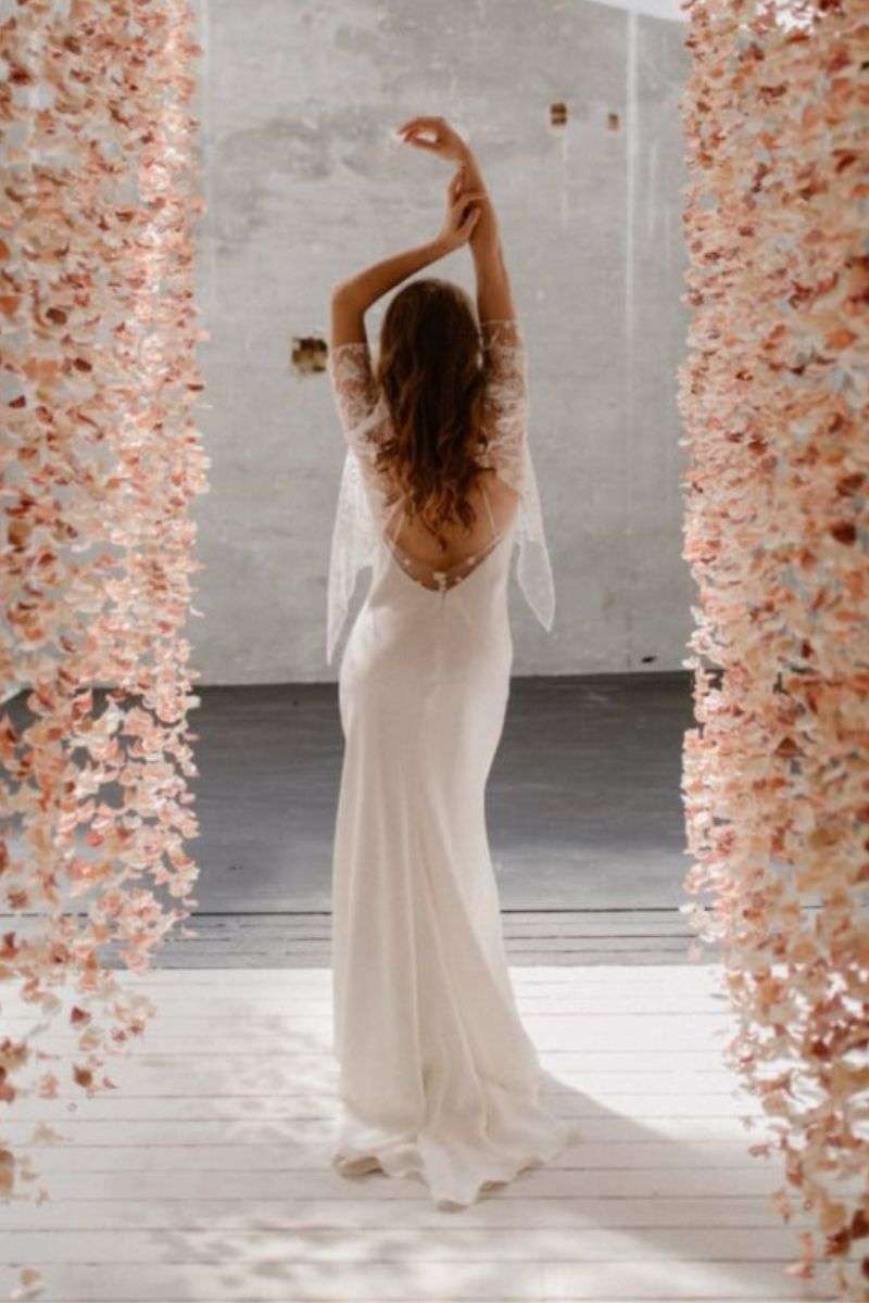 Top en dentelle et robe de mariée ajustée Atelier Swan