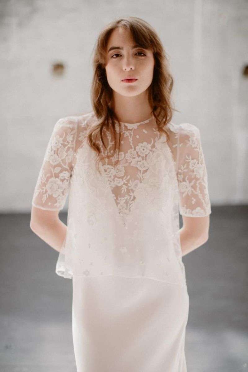 Robe de mariée 2 pièces manches courtes avec dentelle fleuri Atelier Swan