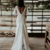 Robe de mariée dos nu V en crêpe et tulle sequins Manon Gontero