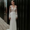 Bexley-Manon-Gontero-robes-mariee-occasion-lyon.jpg Robe de mariée manches longues en tulle brodé transparent Manon Gontero