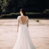 Robe de mariée dos nu V en dentelle chantilly Atelier Swan