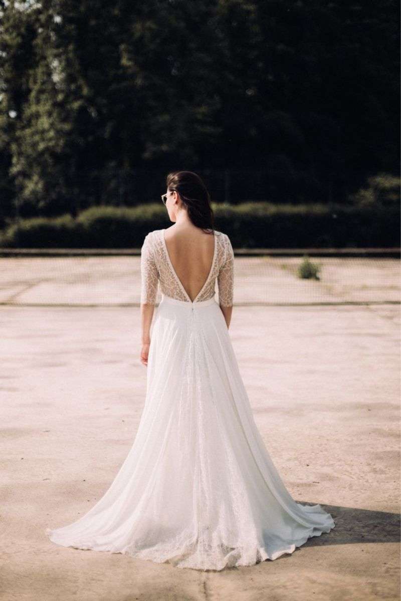 Robe de mariée dos nu V en dentelle chantilly Atelier Swan