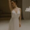 Celeste-AtelierSwan-robe-mariee-simple.jpeg Robe de mariée à bretelles en crêpe léger Atelier Swan