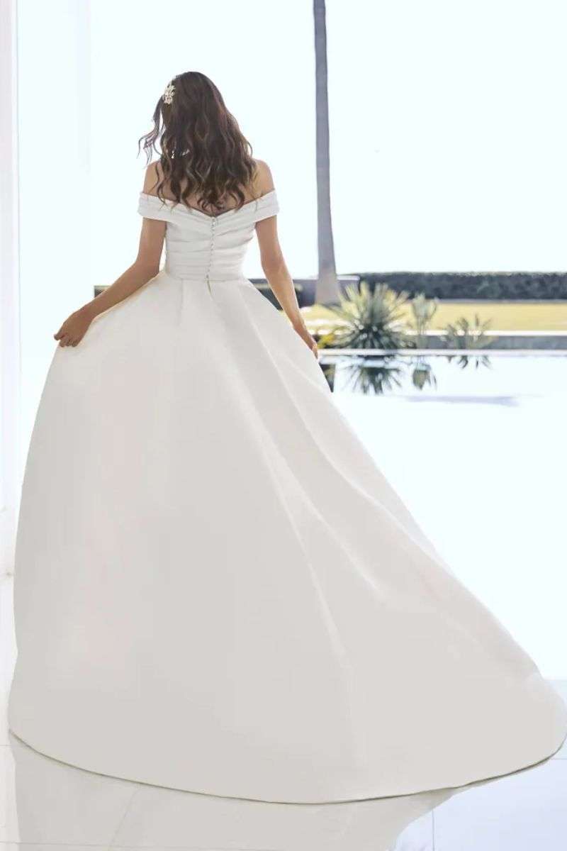 Robe de mariée princesse en satin seconde main Pronovias