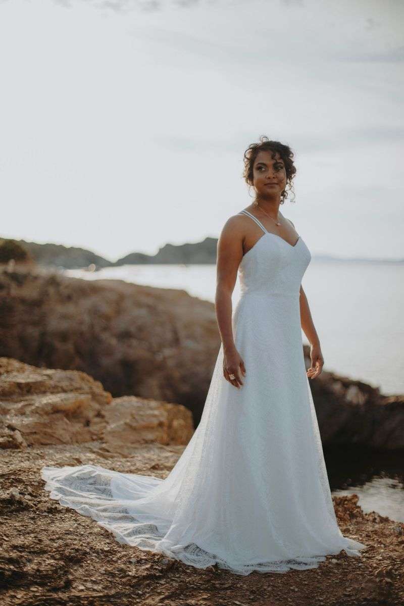 Eleonore-AureliaPrado-robe-mariee-bretelle-dentelle.jpg Robe de mariée bohème de seconde main Aurélia Prado