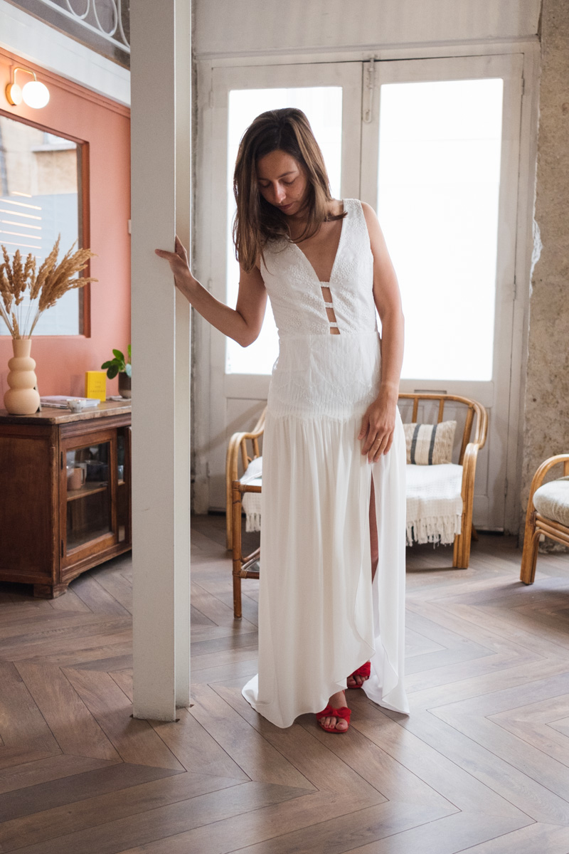 Emma-un-soupcon-emilie-robe-de-mariee-jupe-fendue.jpg