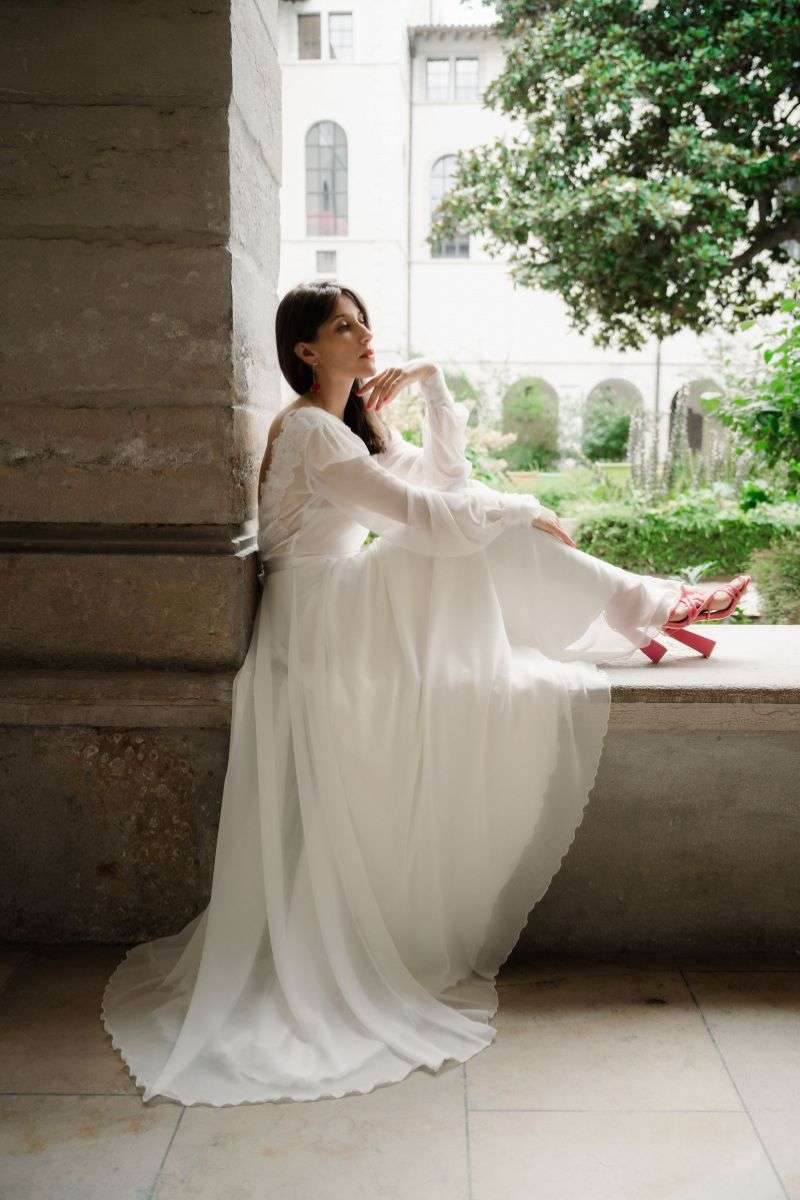 Flavia-AdelineBauwin-robes-mariee-seconde-main-lyon.jpg Robe de mariée manches longues bouffantes sans décolleté Adeline Bauwin