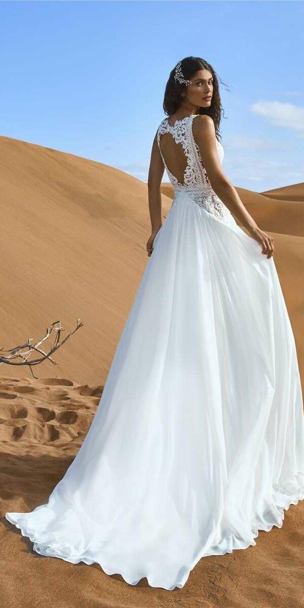 Robe de mariée bohème dos nu sans manche Pronovias