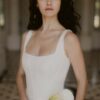 Isee-AtelierSwan-col-carre-bretelles Robe de mariée de seconde main sans dentelle Atelier Swan
