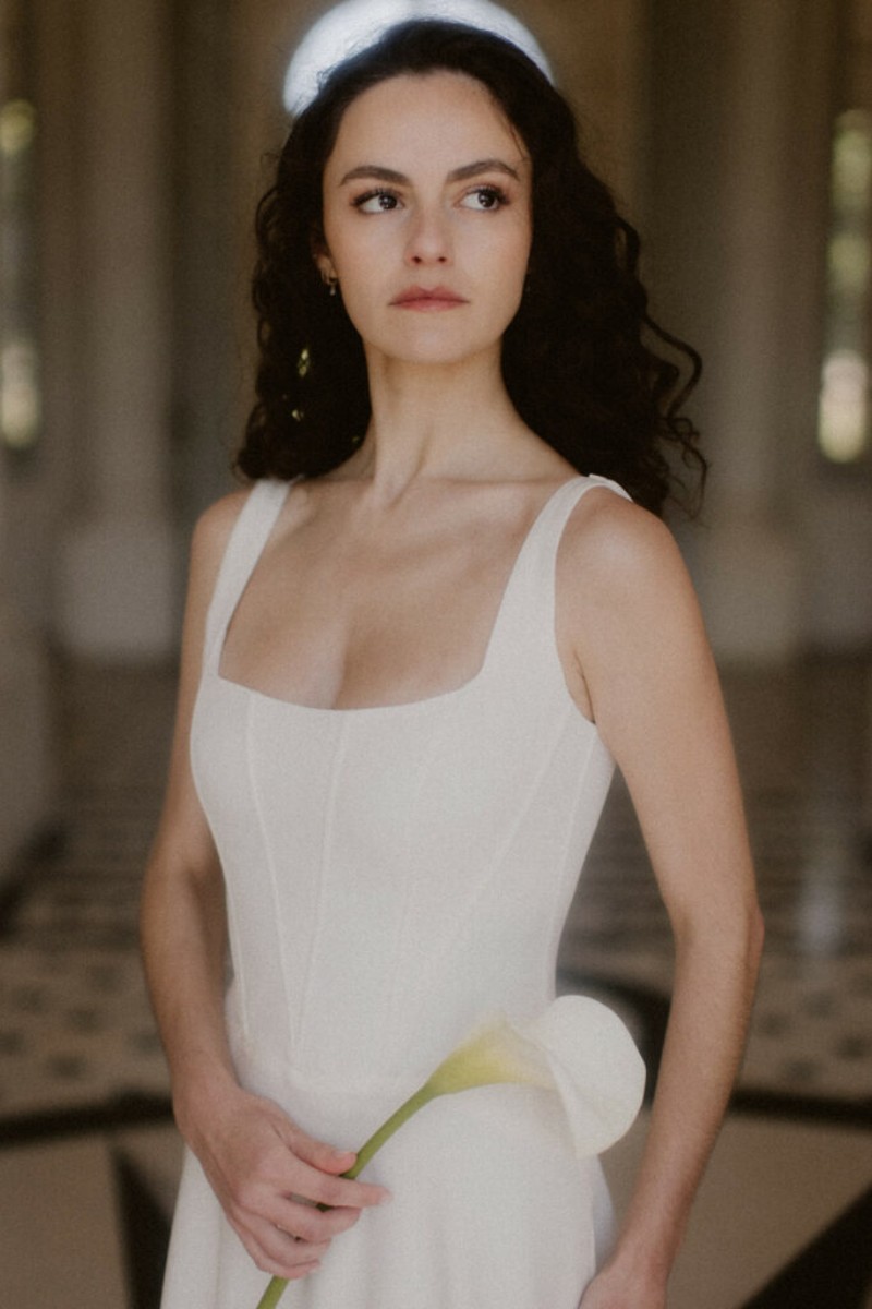 Isee-AtelierSwan-col-carre-bretelles Robe de mariée de seconde main sans dentelle Atelier Swan