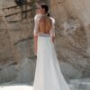 Jaspe-ManonGontero-robe-mariee-sequins.jpg Robe de mariée manches longues épaulettes et grand dos nu Manon Gontero