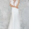 Jonah-RimeArodaky-robe-mariee-occasion-lyon.jpg Robe de mariée couture décolleté plongeant près du corps Rime Arodaky