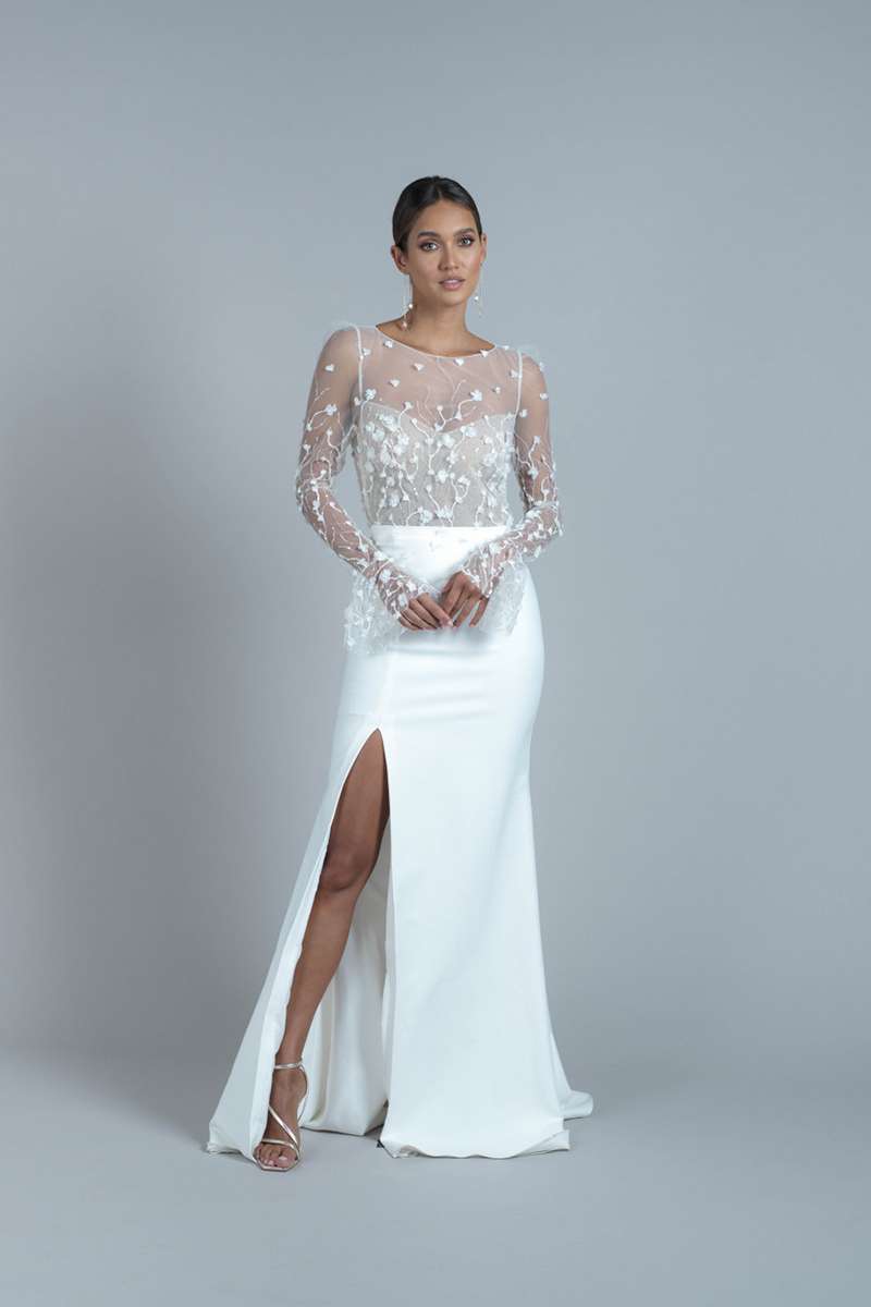Lara-Rime-Arodaky-robe-mariee-fendue.jpeg Robe de mariée sirène à manches longues Rime Arodaky