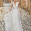 Milara-AlmaNovia-robe-mariee-romantique-tulle.jpg Robe de mariée d'occasion en tulle et dentelle Alma Novia