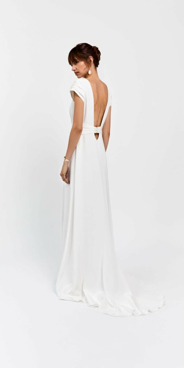 Robe de mariée simple et fluide dos nu Carta Branca
