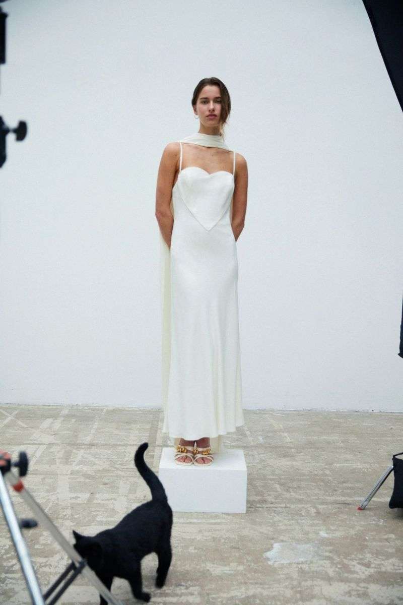 Robe de mariée dos nu pour mariage civil Uni Paris