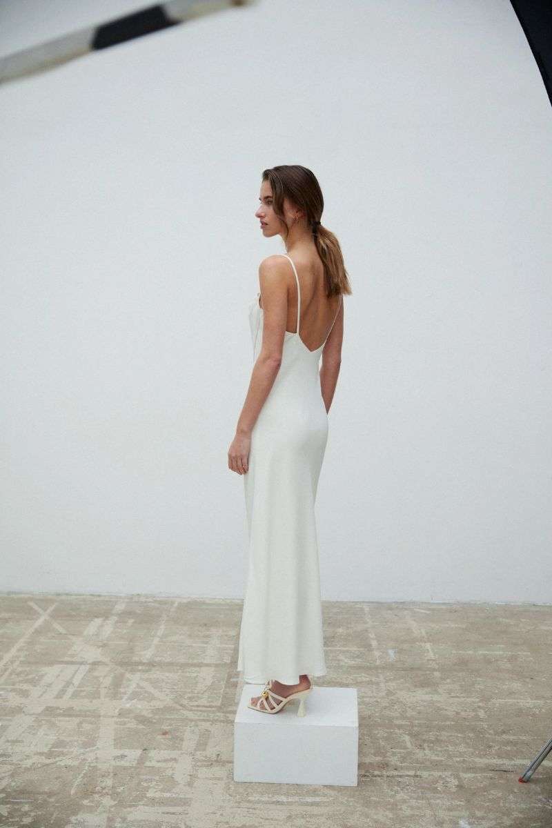 Robe de mariée simple à bretelles UniParis