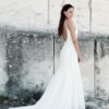 Opale-ManonGontero-robe-bretelles-sans-dentelle.jpg Robe de mariée sirène simple sans dentelle dos nu Manon Gontero