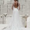 Robe de mariée à manches longues, grand dos nu et traîne tulle Manon Gontero