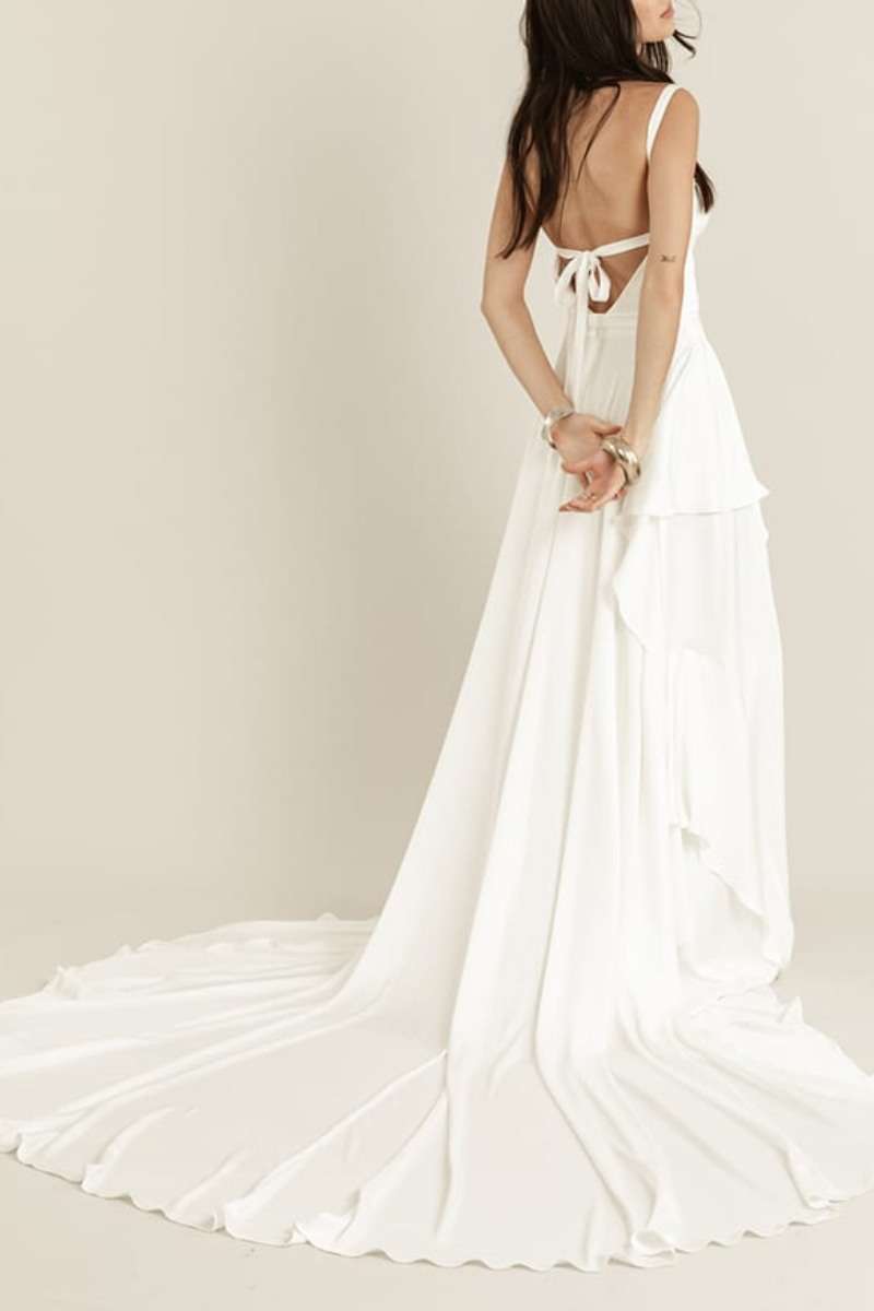 Rhapsody-RueDeSeine-robes-mariee-occasion-lyon.jpg Robe de mariée moderne sans dentelle grand dos nu Rue de Seine