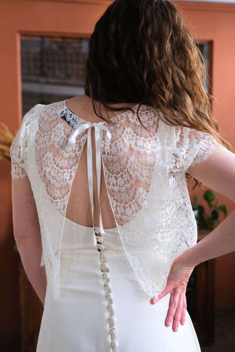 Romie-Atelier-Gasparine-top-dentelle-mariage.jpg Top en dentelle de Calais dos nu Atelier Gasparine