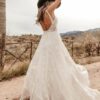 Sedona-RuedeSeine-dos-nu-bretelles.jpeg Robe de mariée boho chic en dentelle originale Rue de Seine
