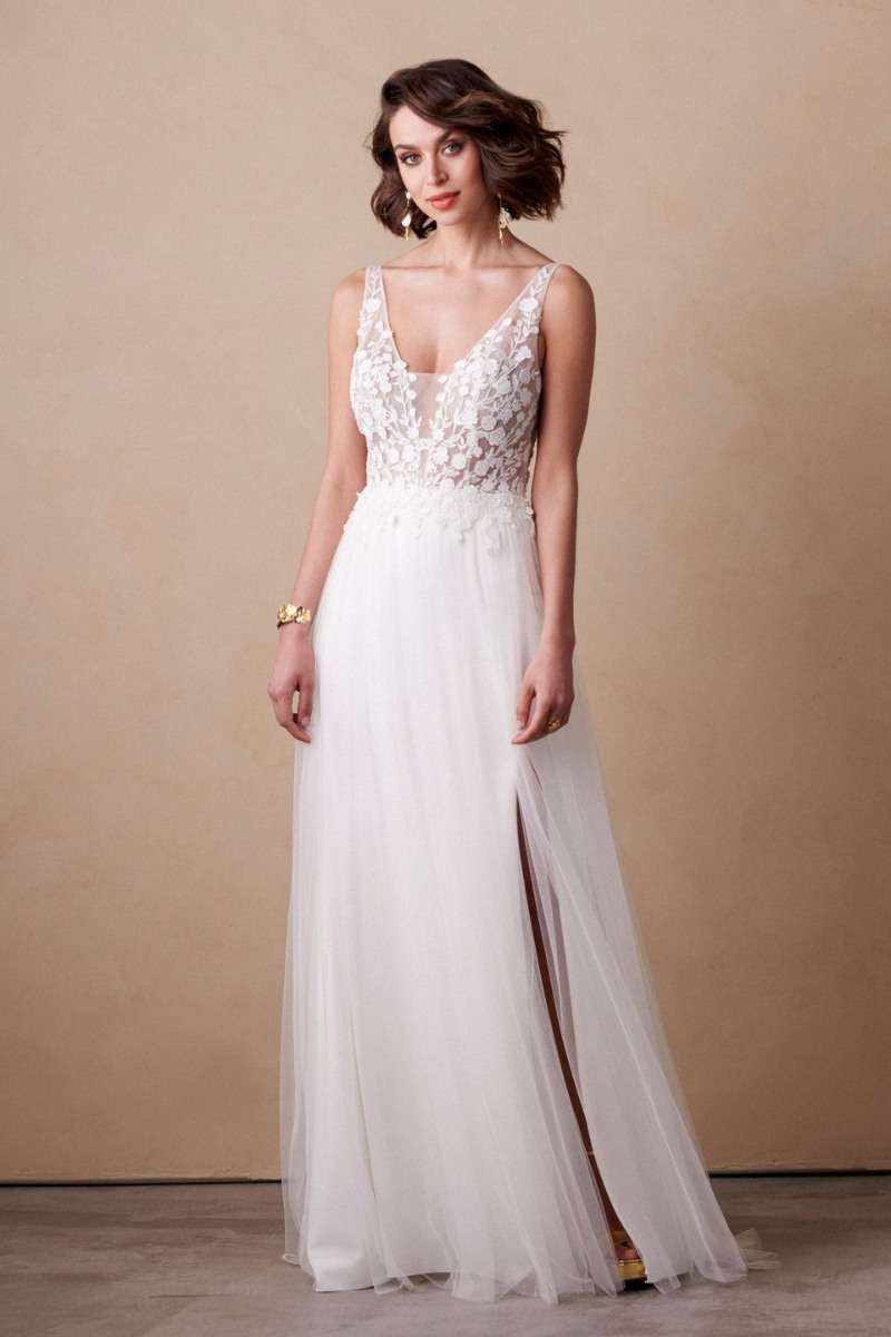 WhiteLotus-Marylise-tulle-fluide-dentelle.jpg Robe de mariée d'occasion avec fente et dos nu Marylise