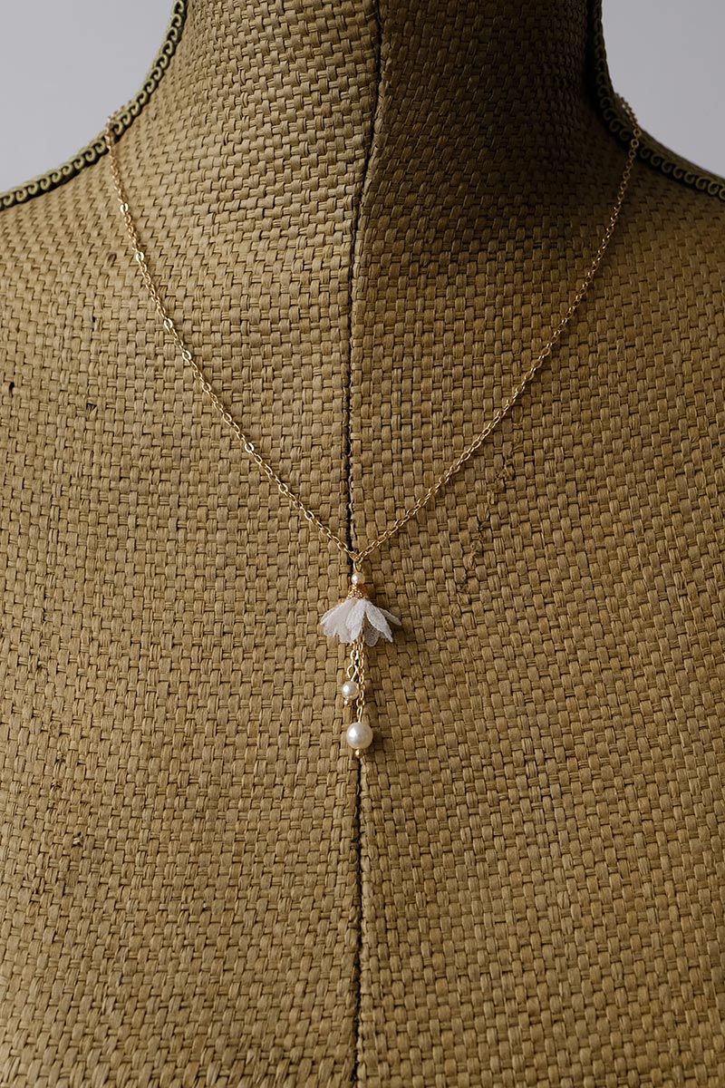 collier-de-mariee-fleur-dore.jpg