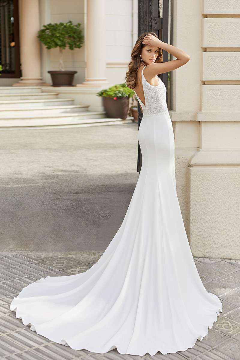 robe-rosa-clara-tango-dos-nu-v.jpg Robe de mariée seconde main en crêpe et dentelle perles Rosa Clara