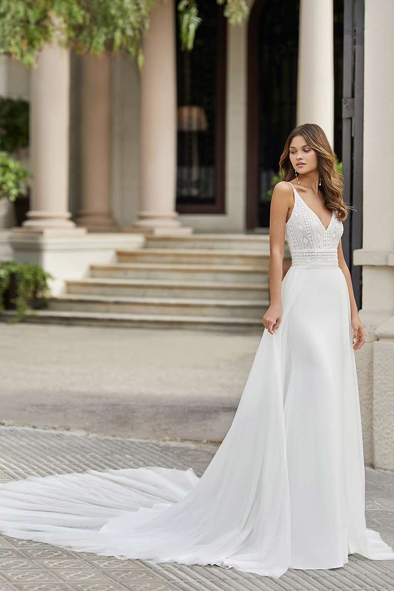 robe-rosa-clara-tango-jupe-crepe-lisse-chic-.jpg Robe de mariée sirène avec traîne en tulle amovible Rosa Clara