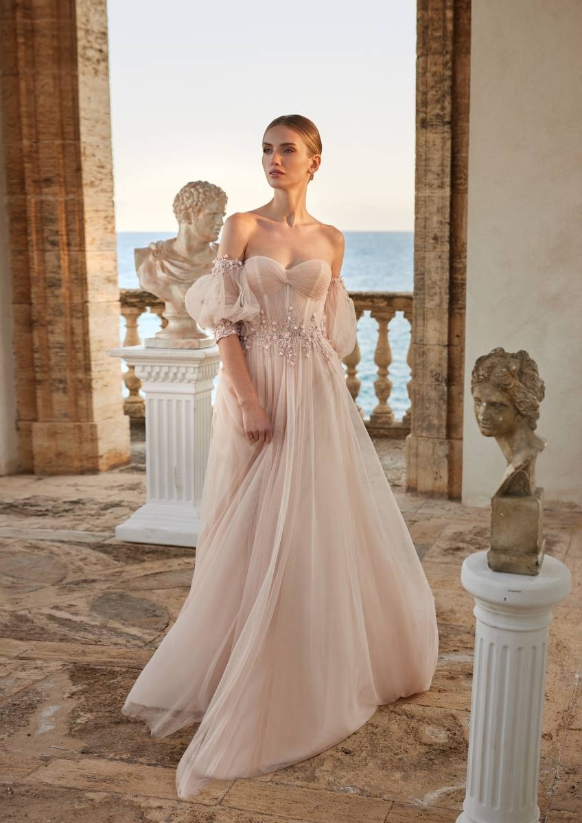Robe de mariée bustier en tulle avec manches bouffantes amovibles - Pronovias