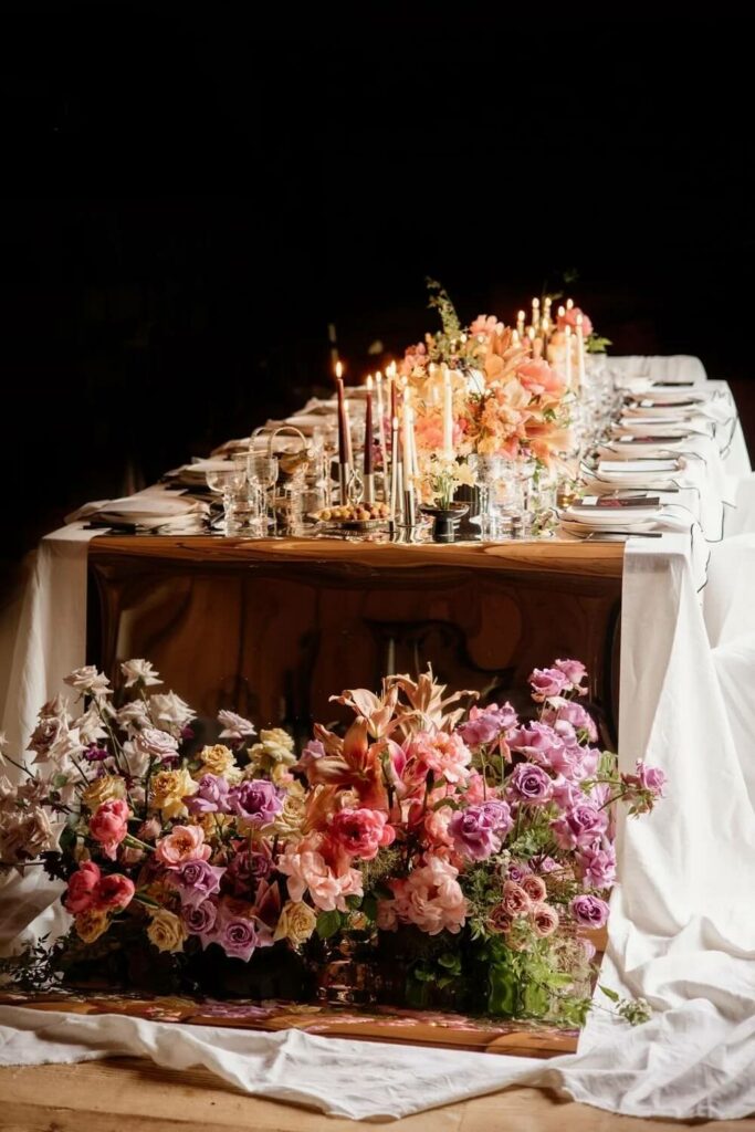 Décoration fleurs pour mariage moderne coloré