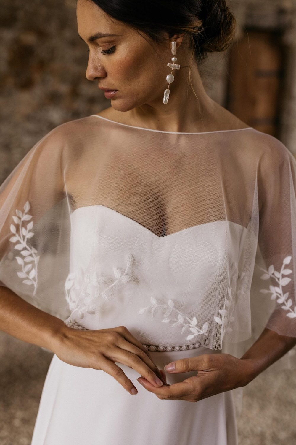 Magnolia-LambertCreations-cape-courte-tulle-broderie-mariage Cape de mariée de seconde main - La Sève Lyon