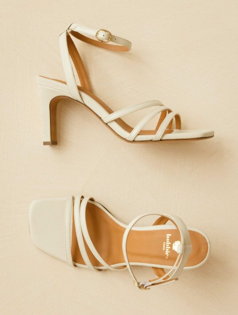 Sandales à talons de mariées blanches