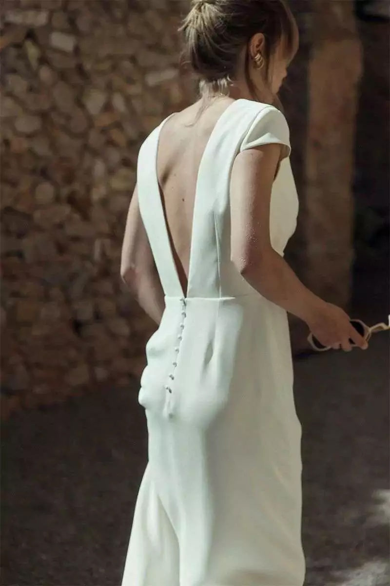 Pitt-LaureDeSagazan-fente-dos-nu Robe de mariée Laure de Sagazan de seconde main chez La Sève à Lyon