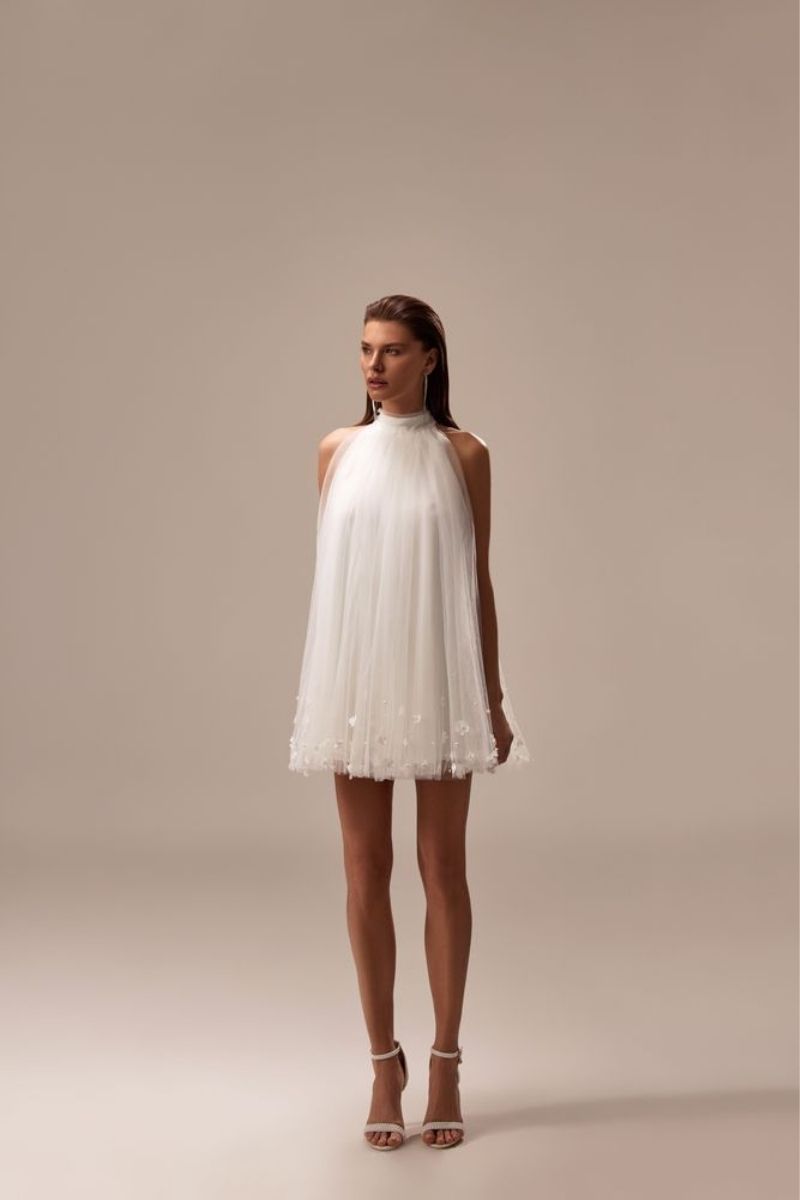 Chani-MillaNova-robe-mariee-courte Robe de mariée courte en tulle col américain - La Sève à Lyon