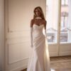 Robe de mariée bustier sans dentelle chic et élégante - la Sève à Lyon 6ème