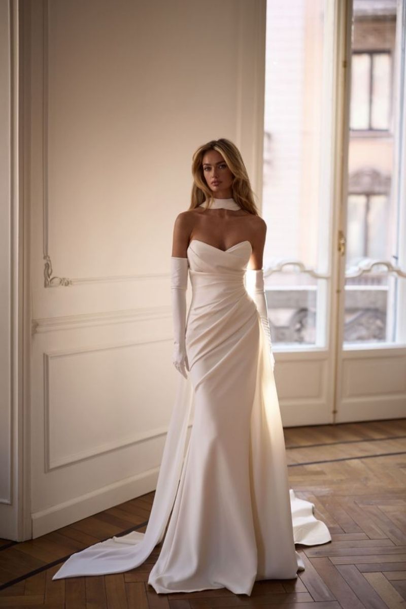 Robe de mariée bustier sans dentelle chic et élégante - la Sève à Lyon 6ème