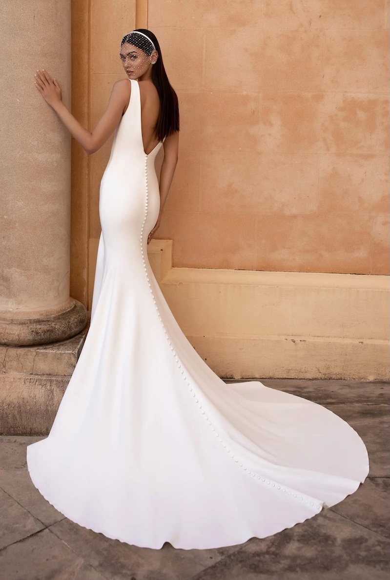 Eureka-pronovias-robe-mariee-sirene-dos-nu Robe de mariée sirène sans manche et sans dentelle