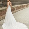Fabiola-LunaNovias-robe-mariee-boheme-fluide-dos-nu Robe de mariée de seconde main sans manche dos nu