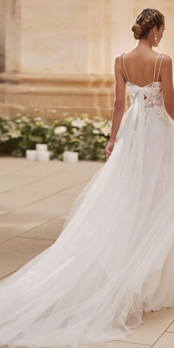 Robe de mariage à bretelles fines et dos nu, Seconde main à Lyon